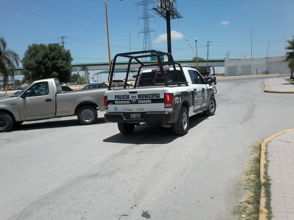 Elementos aseguraron que al momento de detener la marcha de la unidad el sujeto trato de correr dándole alcance metros más adelante y logrando asegura