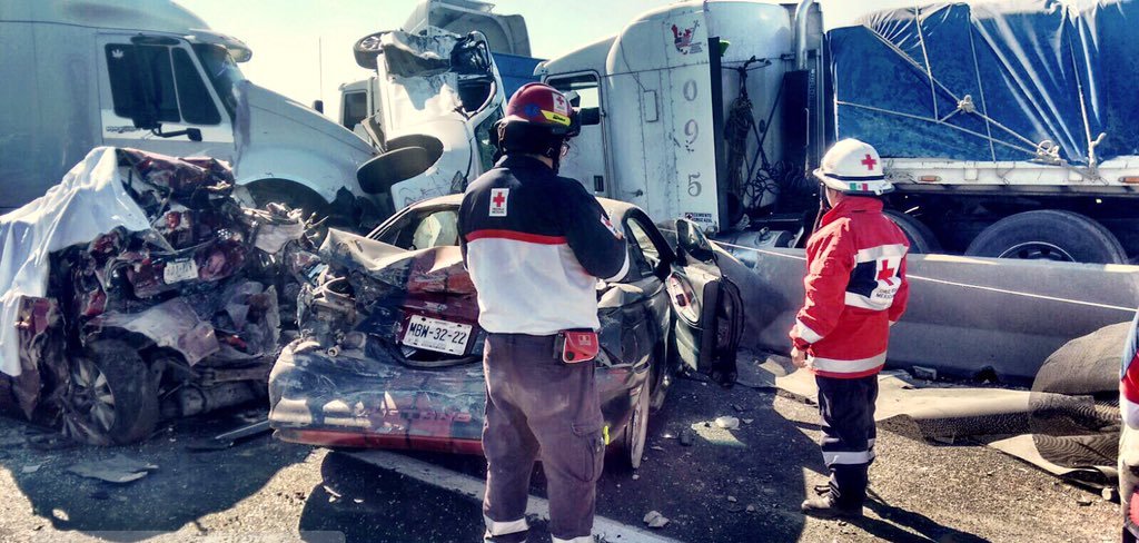 La carambola ocurrió en el Circuito Exterior Mexiquense.