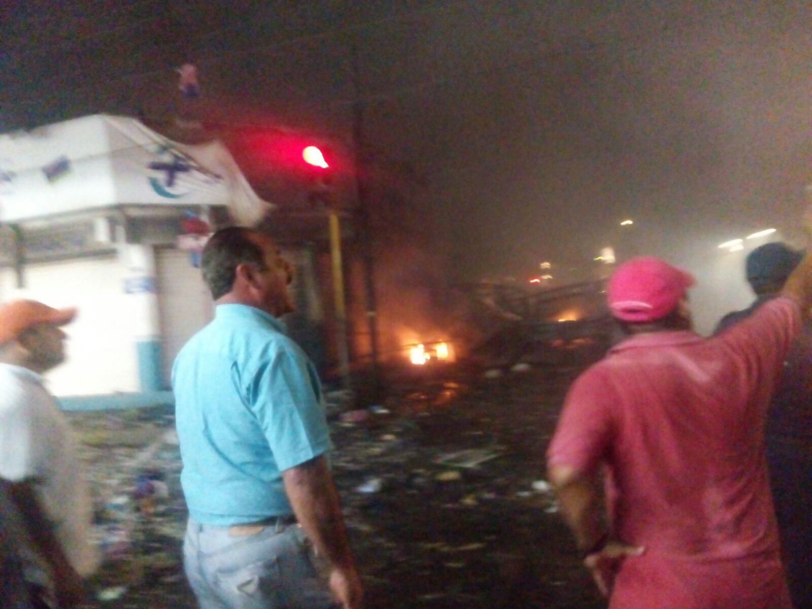 La explosión dejó varios daños. 