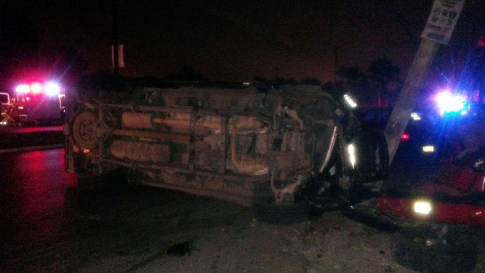 Camioneta radio patrulla tras el accidente.