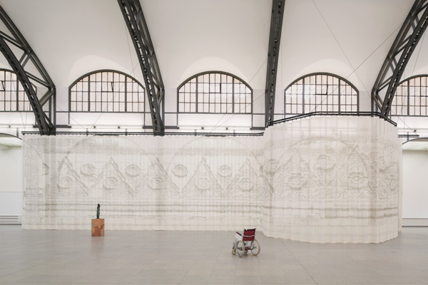Vistas de la exposición Parergon, Hamburger Bahnhof – Museum für Gegenwart – Berlín, Mariana Castillo Deball, 2014.