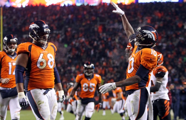 Emanuel Sanders celebra la victoria de Broncos