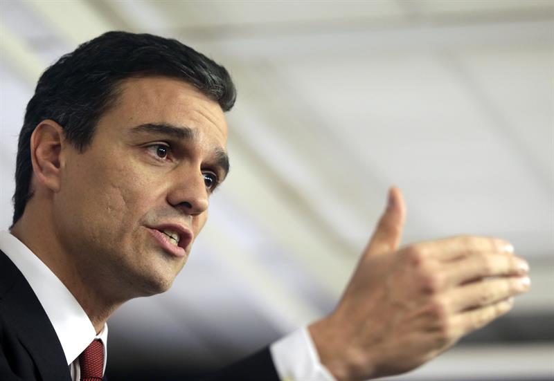 El líder del PSOE, Pedro Sánchez, espera la oportunidad de liderar un gobierno alternativo si Mariano Rajoy no consigue articular una mayoría