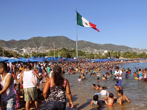 El puerto de Acapulco sigue siendo uno de los destino de playa preferido de los turistas. 