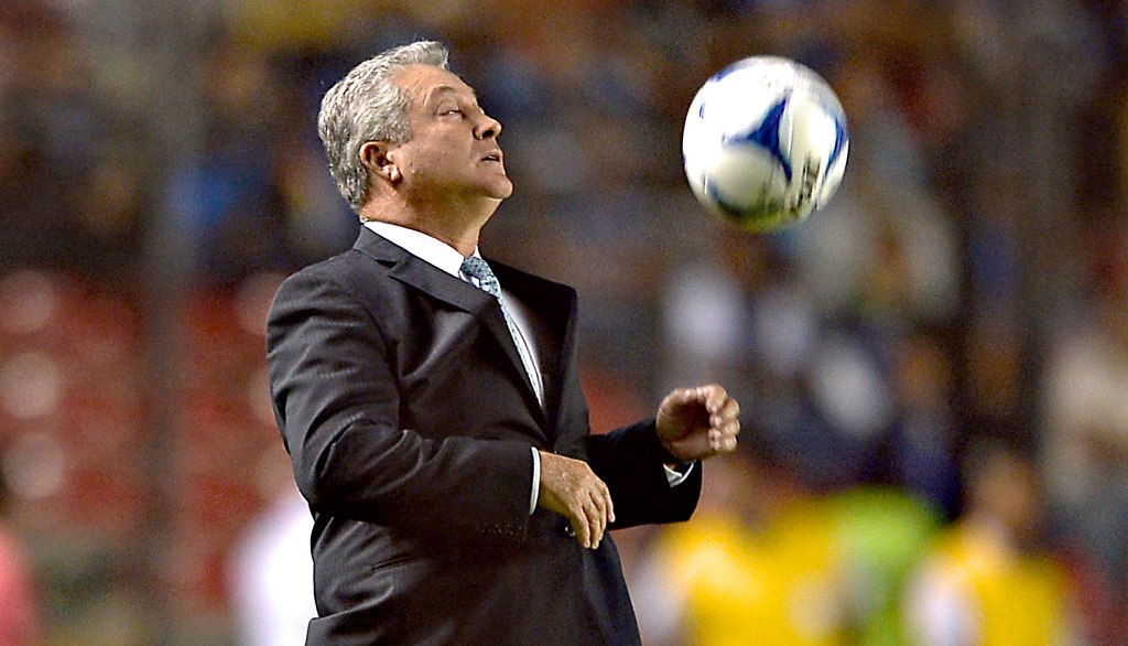 Víctor Manuel Vucetich, técnico de Gallos Blandos