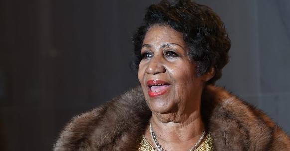  Aretha Franklin interpretó “You Make Me Feel Like” en el el Kennedy Center Honors.