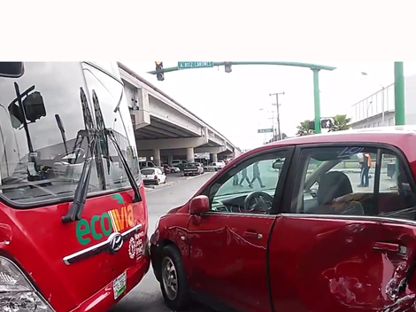 El conductor del automóvil Tida fue identificado como Mario Antonio Márquez 