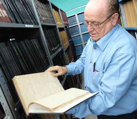 El director del Archivo General del Estado, Héctor Jaime Treviño Villarreal.