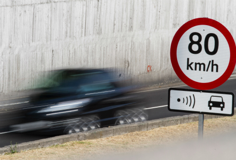 La empresa Autotraffic obtiene más de 40 por ciento del monto de las fotomultas porque hizo la inversión para la prestación de ese servicio, explicó e