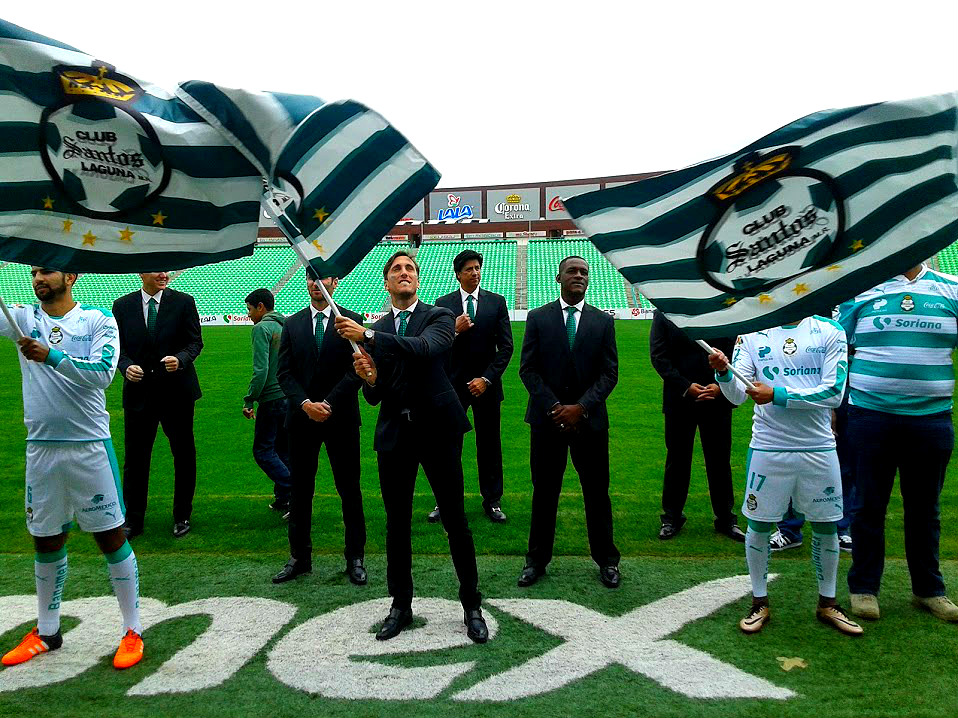 El equipo de Santos Laguna se presentó ante a su afición en el Estadio Corona.