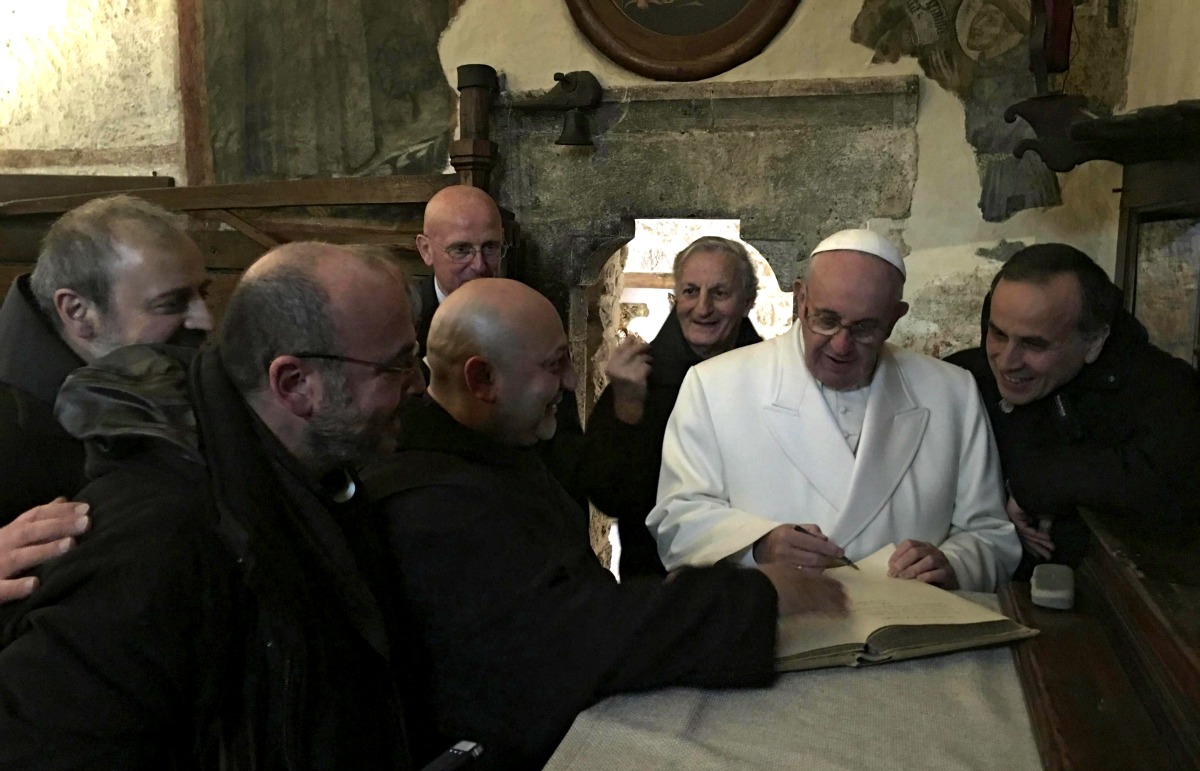 El papa Francisco durante su visita al Santuario Franciscano de Greccio, Italia,.