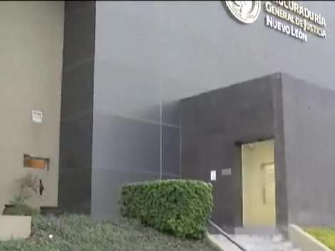 Pese a que acudió escoltada por una ministerial, nadie se percató de su huida. 