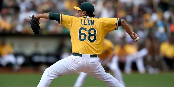 Arnold León, pitcher mexicano de los Toronto Blue Jays