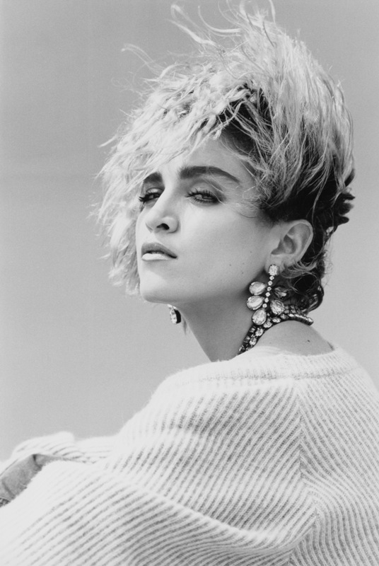 Fue en 1982 cuando la cantante puso a bailar al mundo con su primer disco ‘Madonna’, el cual incluyó los éxitos ‘Lucky Star’ y ‘Holiday’. 