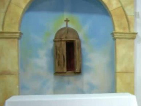 Los delincuentes se llevaron un mueble donde guardaban el sagrario, las copas, ostias, cáliz y dos micrófonos.