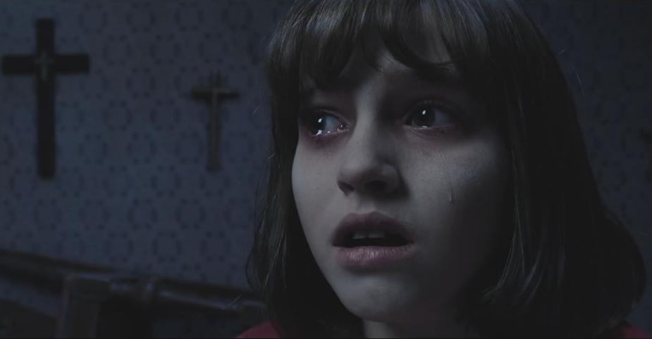Una niña de 11 años es amenazada por una entidad maligna. 