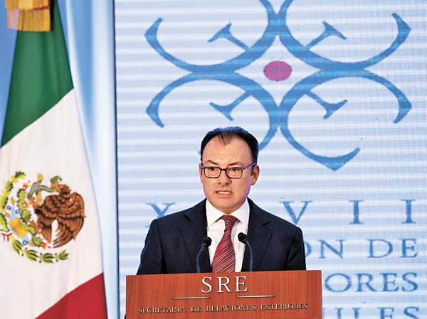 “(La devaluación) es una forma de impulsar el desarrollo industrial...”, Luis Videgaray.