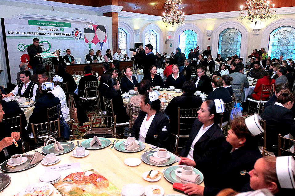 Las enfermeras fueron reconocidas por su labor diaria dentro de los servicios de salud.