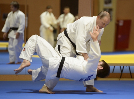 Vladimir Putin, Presidente de Rusia practicando judo 