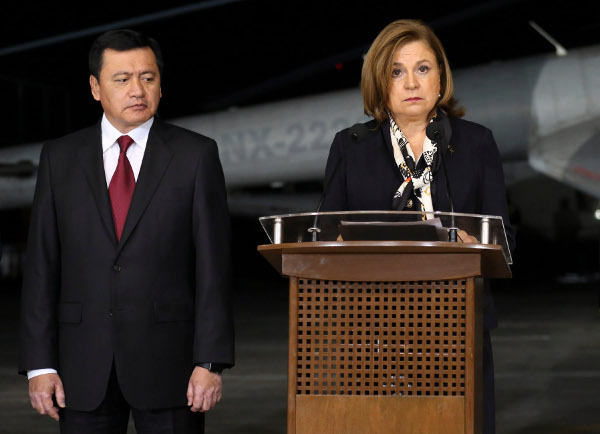 Senadores del PAN y PRD pedirán la comparecencia del secretario de Gobernación, Miguel Ángel Osorio Chong, y de la procuradora Arely Gómez, para que d