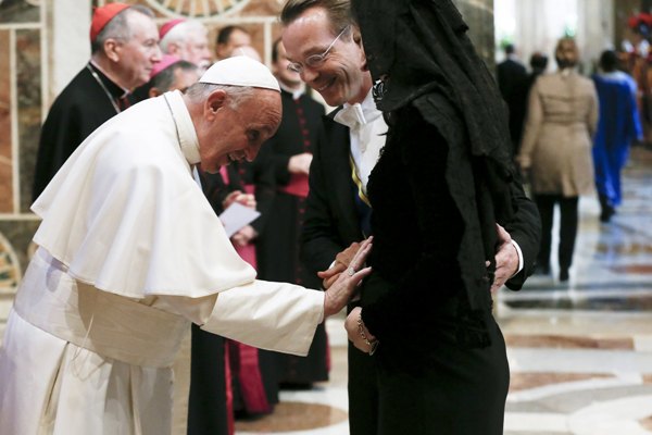 El papa Francisco durante una reunión con embajadores acreditados ante el Vaticano.