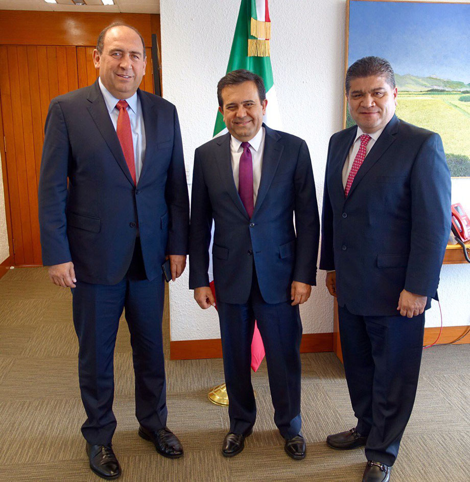 El compromiso del secretario de Economía fue dar seguimiento al programa de conferencias.