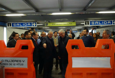 El director general del Sistema de Transporte Colectivo Metro, Jorge Gaviño, informó que 31 escaleras fijas de la Línea 2 fueron reforzadas y sustitui