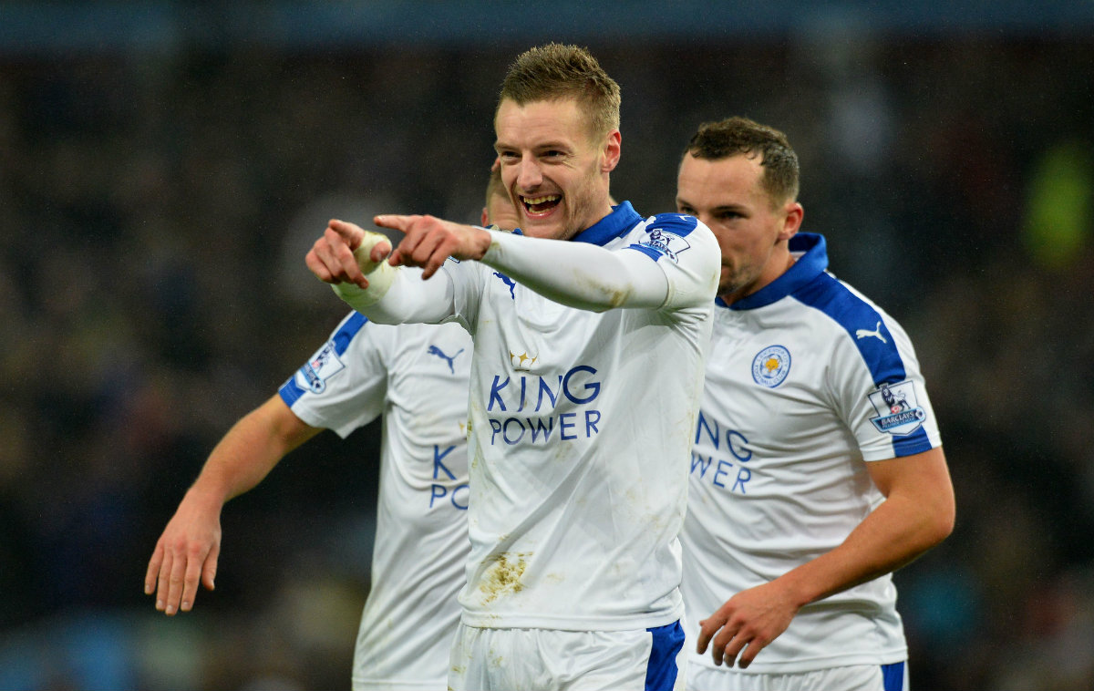 Jamie Vardy festejando la anotación del Leicester City 