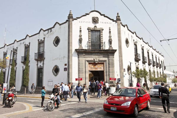 La STPS implementó varios operativos y acciones legales contra los llamados abogados "talibanes".