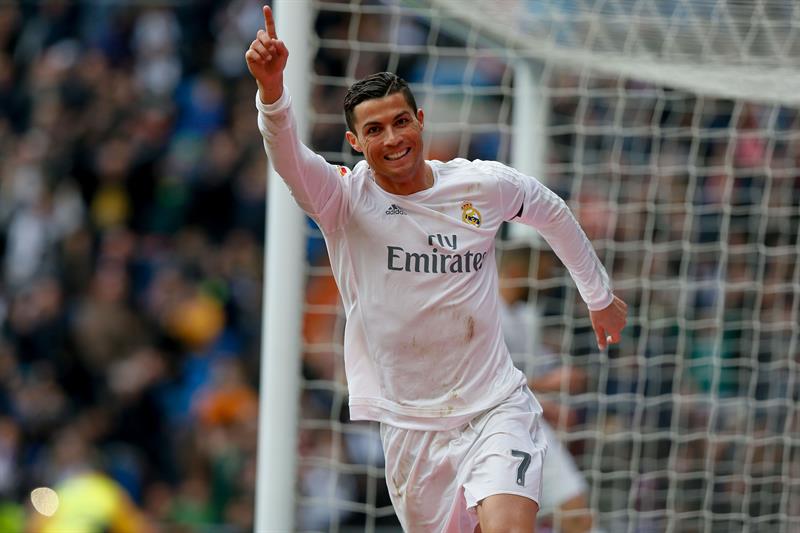 Cristiano Ronaldo anota doblete en la goleada del Madrid 