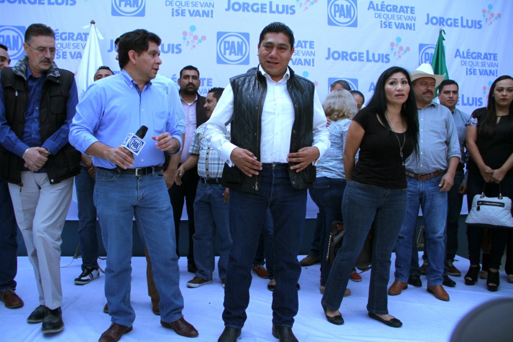 Jorge Luis Preciado, candidato del PAN a la gubernatura de Colima, reconoció que el voto de los ciudadanos no le favoreció.
