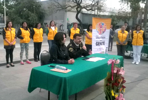 La jefa delegacional en Iztapalapa, Dione Anguiano, y el secretario de Seguridad Pública del DF, Hiram Almeida, presentaron el programa "Mujeres cebra