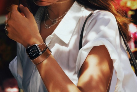 El Apple Watch Hermès estará disponible en línea a partir del viernes. 