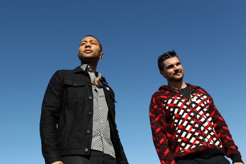 John Legend y Juanes. 