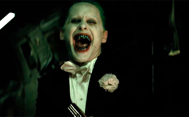 Según vemos en el tráiler, Leto explorará la faceta más demente del personaje. 