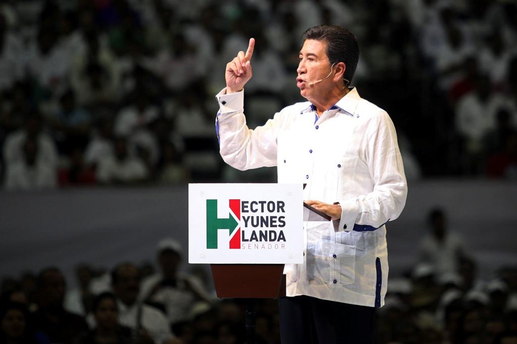 Héctor Yunes Landa, senador priista con licencia. 