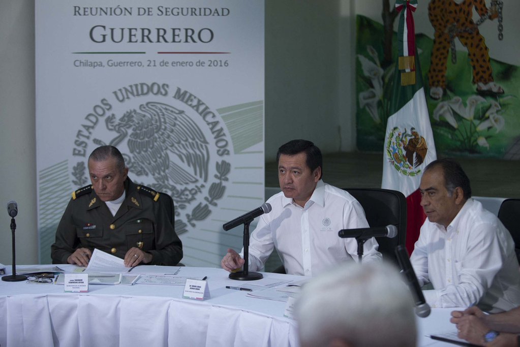 El secretario de Gobernación, Miguel Ángel Osorio Chong, encabezó la reunión de seguridad en Guerrero, donde se dieron a conocer nuevas medidas.