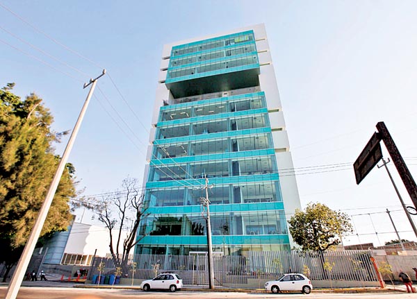 El auditor Alonso Godoy Pelayo percibe un salario mensual de 186 mil pesos.
