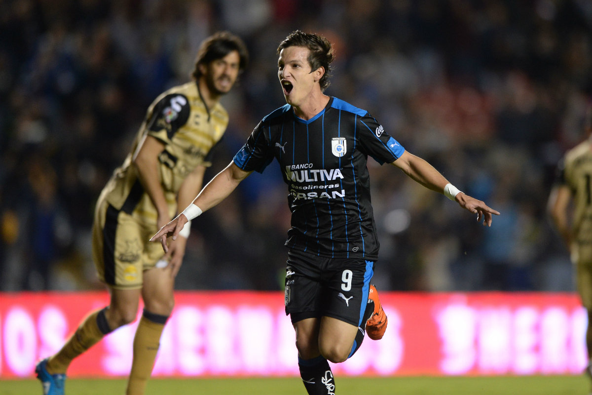 Carlos Fierro anota su primer gol con la playera de los Gallos Blancos