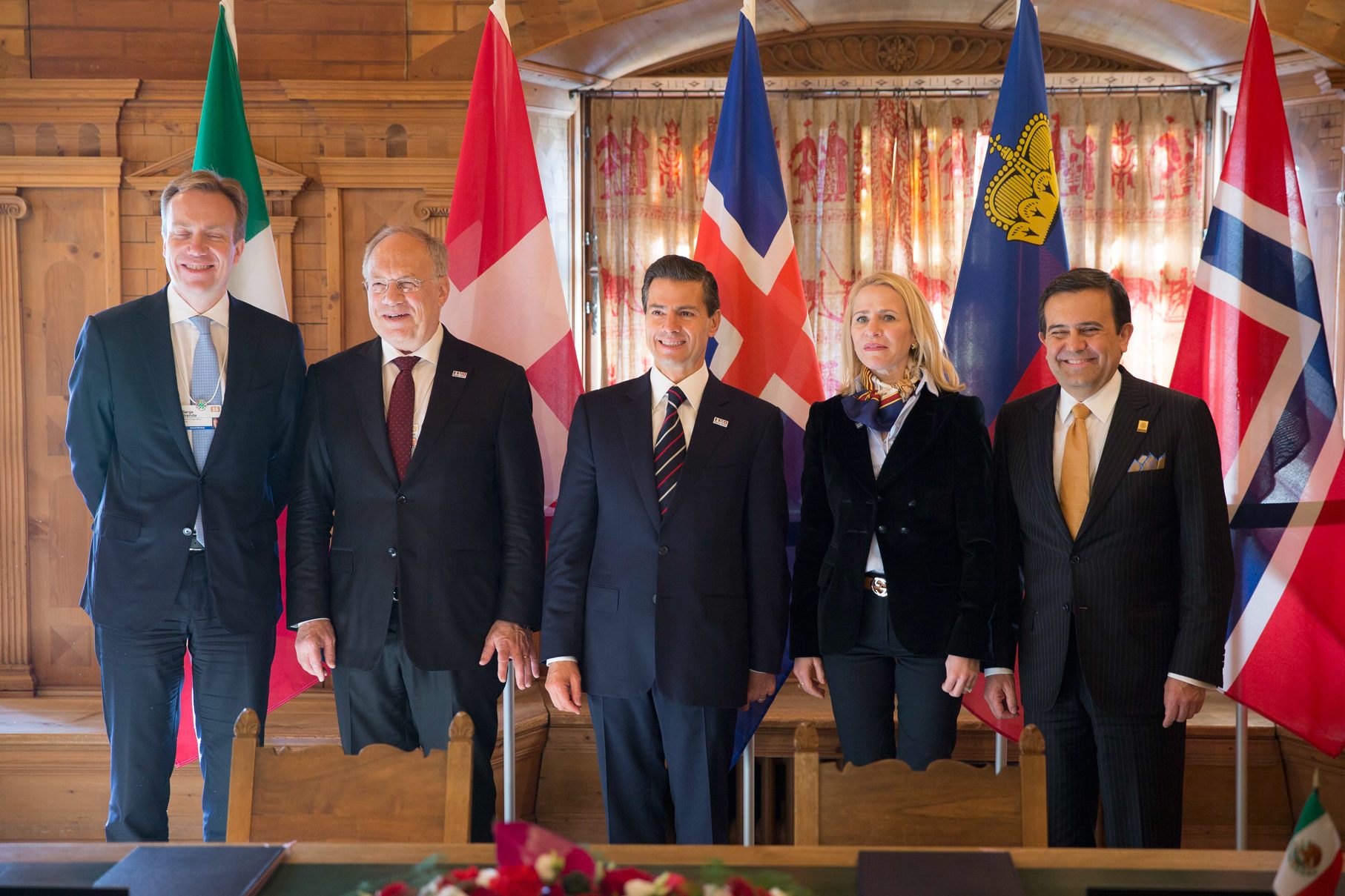 En Davos, Suiza, el presidente Enrique Peña Nieto dijo que la  PGR trabaja para que pronto se extradite a EU a Joaquín ‘El Chapo’ Guzmán. Imagen del e