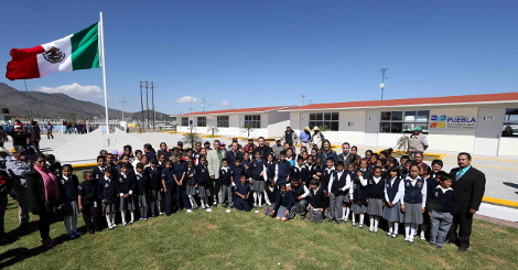 Moreno Valle inauguró la escuela Ricardo Flores Magón.