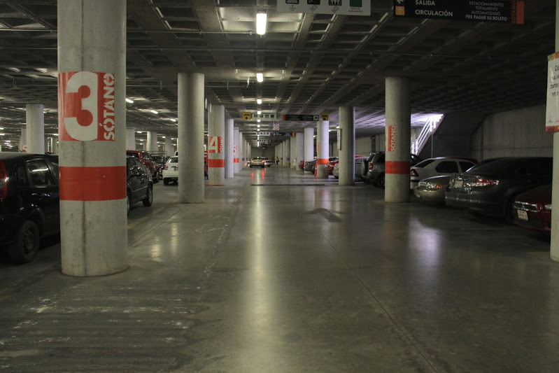 Estacionamiento subterráneo de la presidencia de Torreón. 