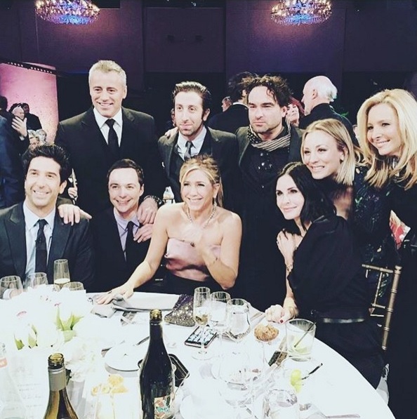 El elenco de 'Friends' y 'The Big Bang Theory' juntos. 