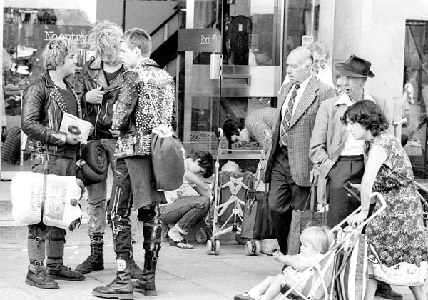 En 1976 inició el movimiento en calles británicas. 