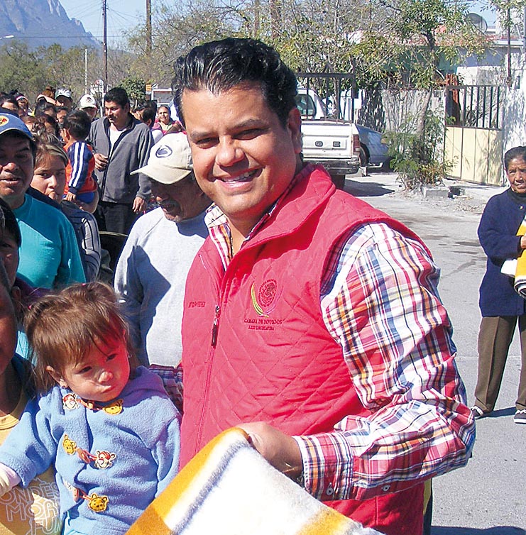 Entregó cobertores.