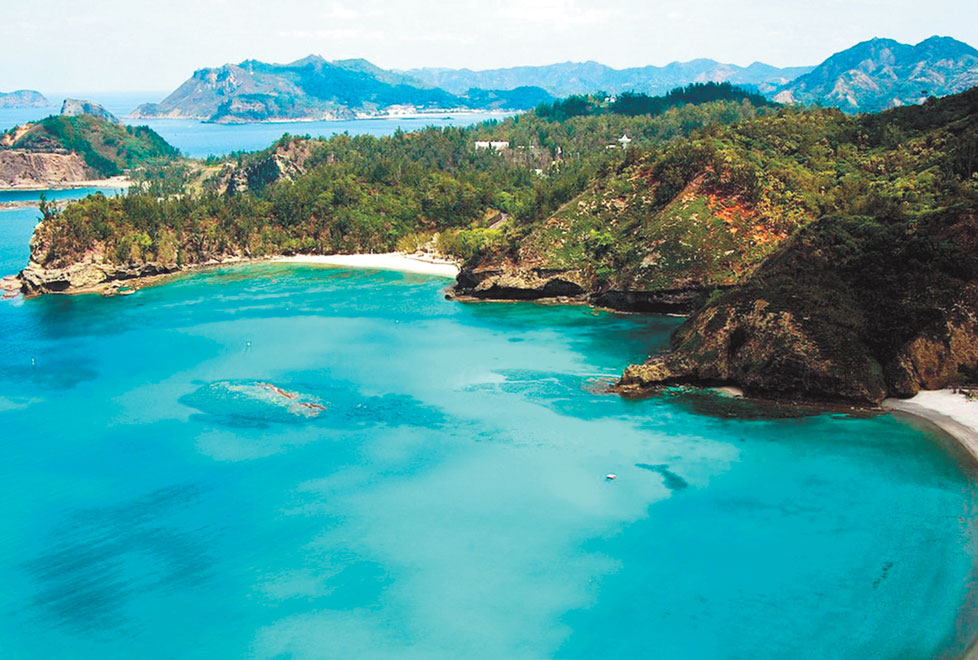 Desde que Darwin exploró las islas en 1835, los amantes de la naturaleza se han dejado cautivar por este lugar gracias a su rica flora y fauna. Podrás