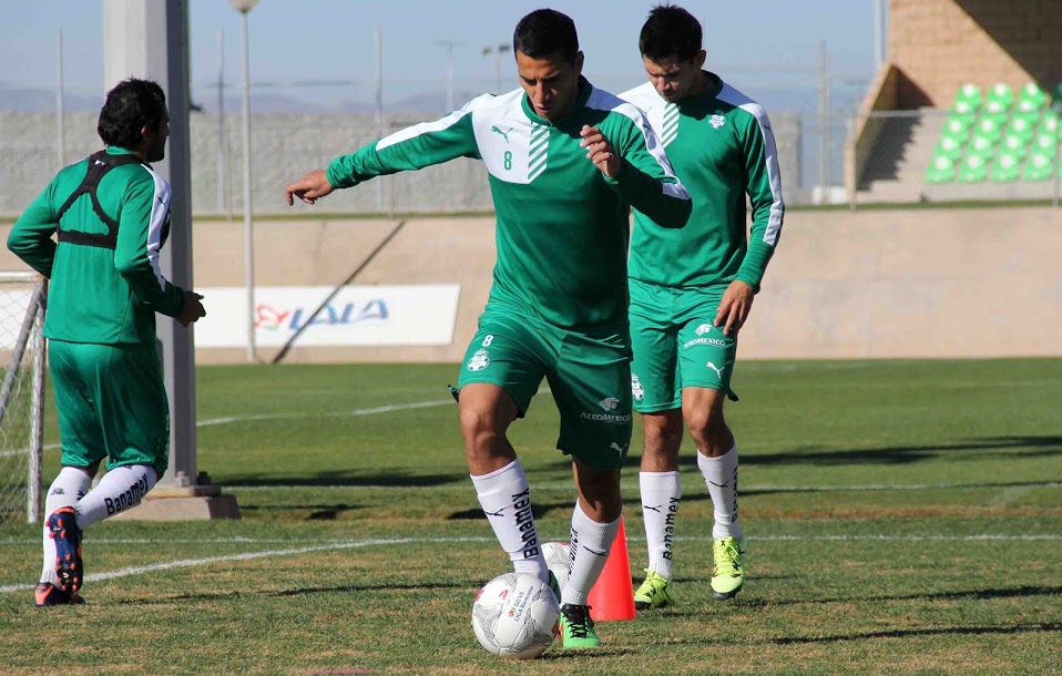 Diego González forma parte de la base de Santos Laguna y por eso el costo de su carta se ha elevado.