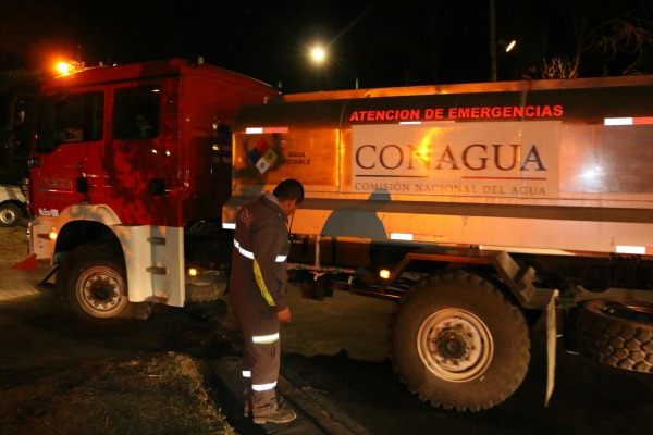 Desde este miércoles inició un operativo de la Conagua y el gobierno de la CdMx para abastecer con pipas agua entre la población afectada por el corte