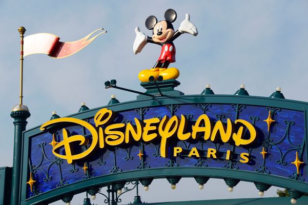 Un hombre armado fue detenido en Disneyland París.