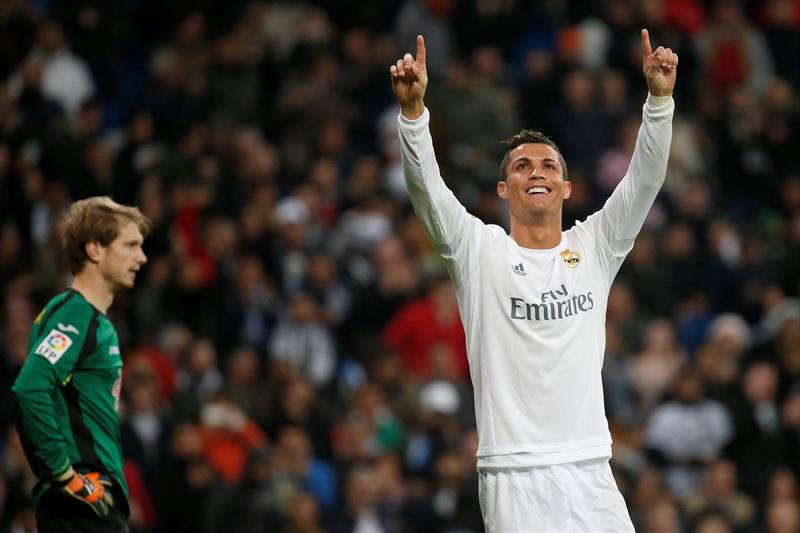 Cristiano Ronaldo anota triplete en la goleada del Real Madrid al Espanyol